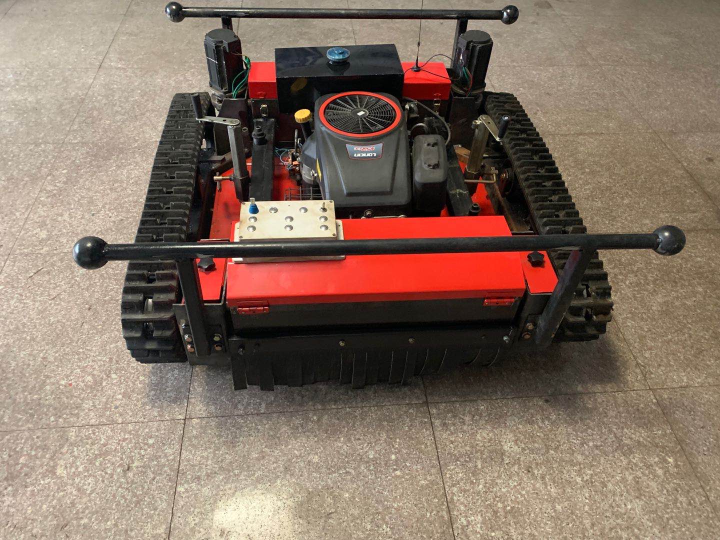 怎樣選擇<font color='red'><font color='red'>割草機</font></font>？